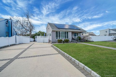 Photo of 100 Anderson Avenue, North Babylon, NY 11703 (MLS # 984900)