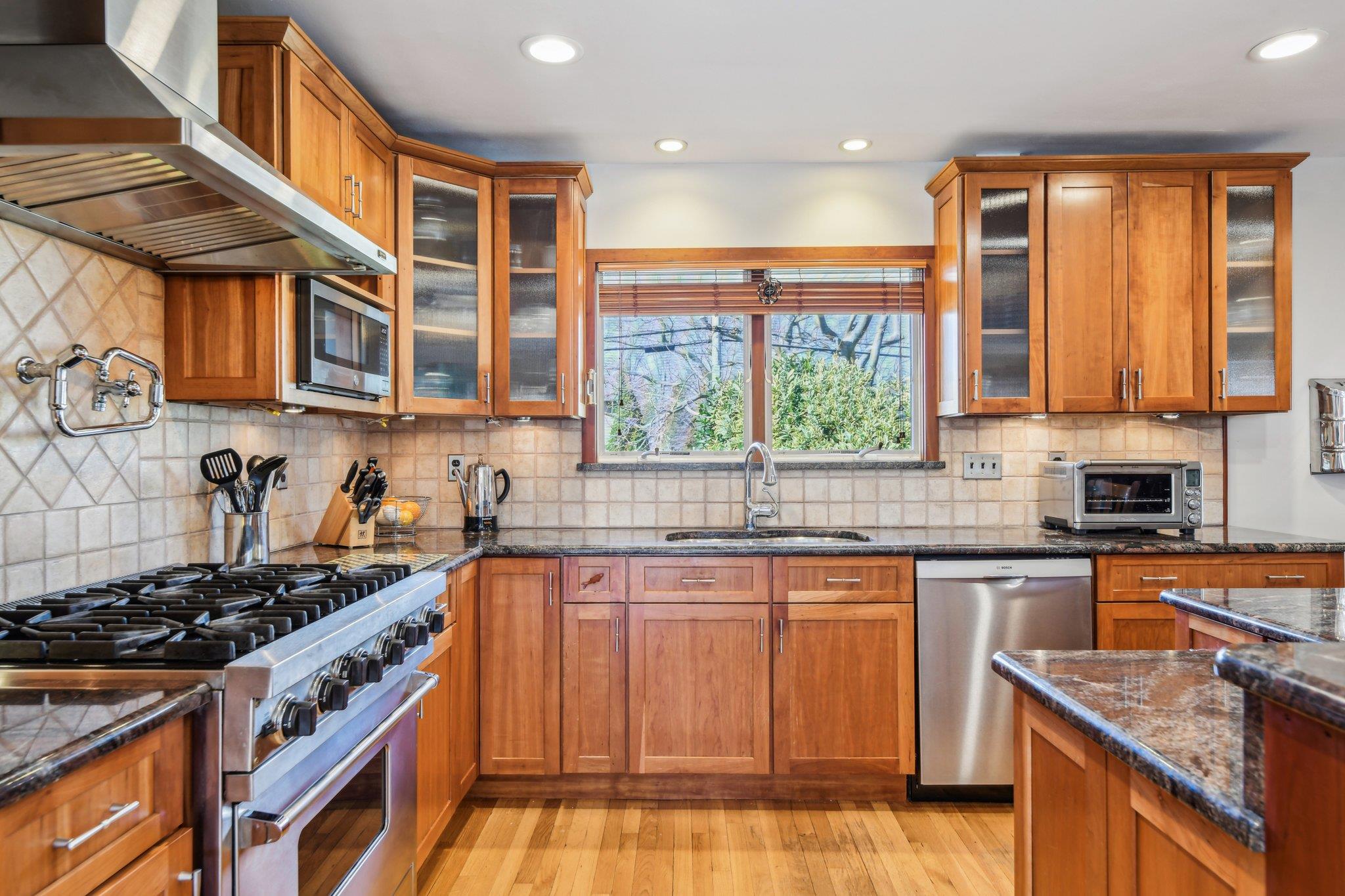 12 Colgate Road, Greenlawn, New York image 14
