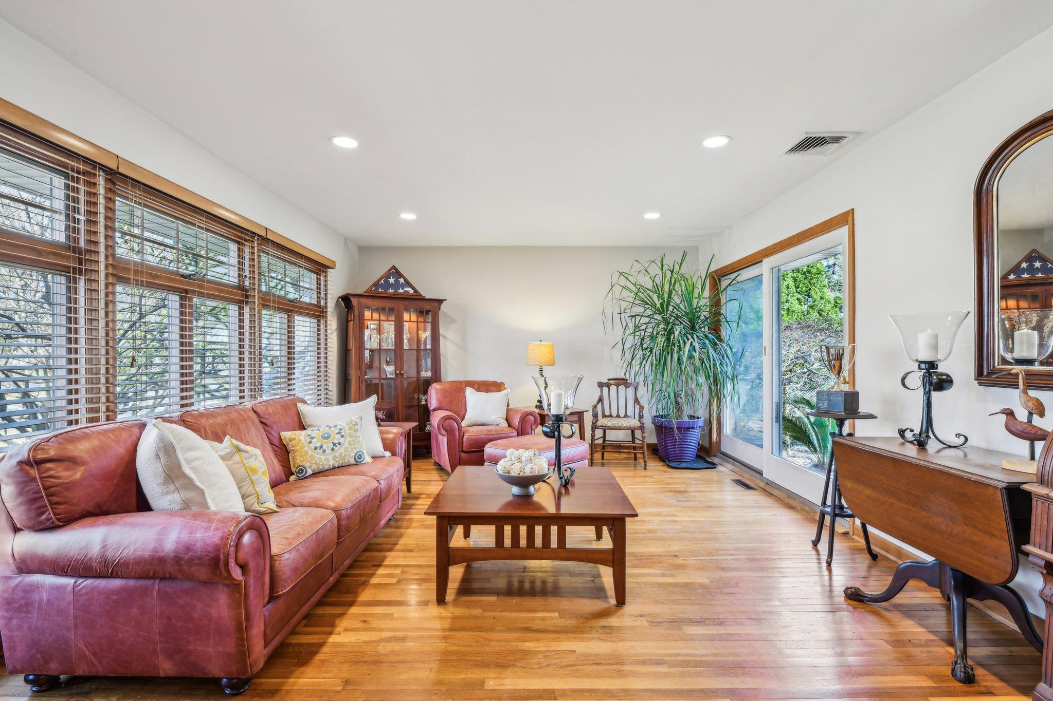 12 Colgate Road, Greenlawn, New York image 6