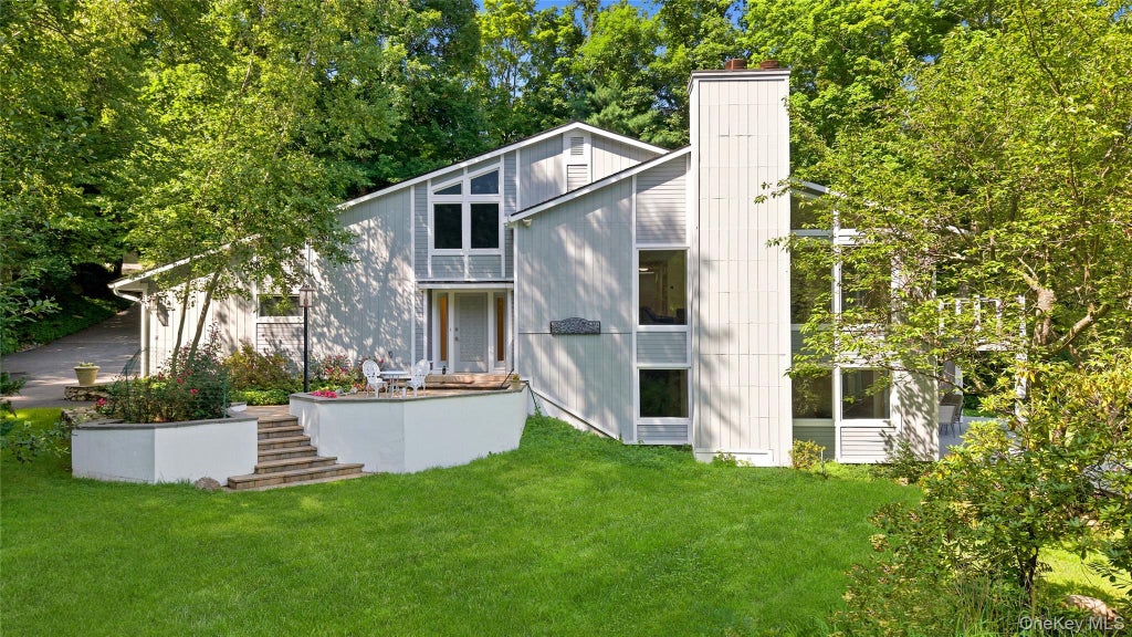Photo of 170 Barger Street, Putnam Valley, NY 10579 (MLS # 1006773)