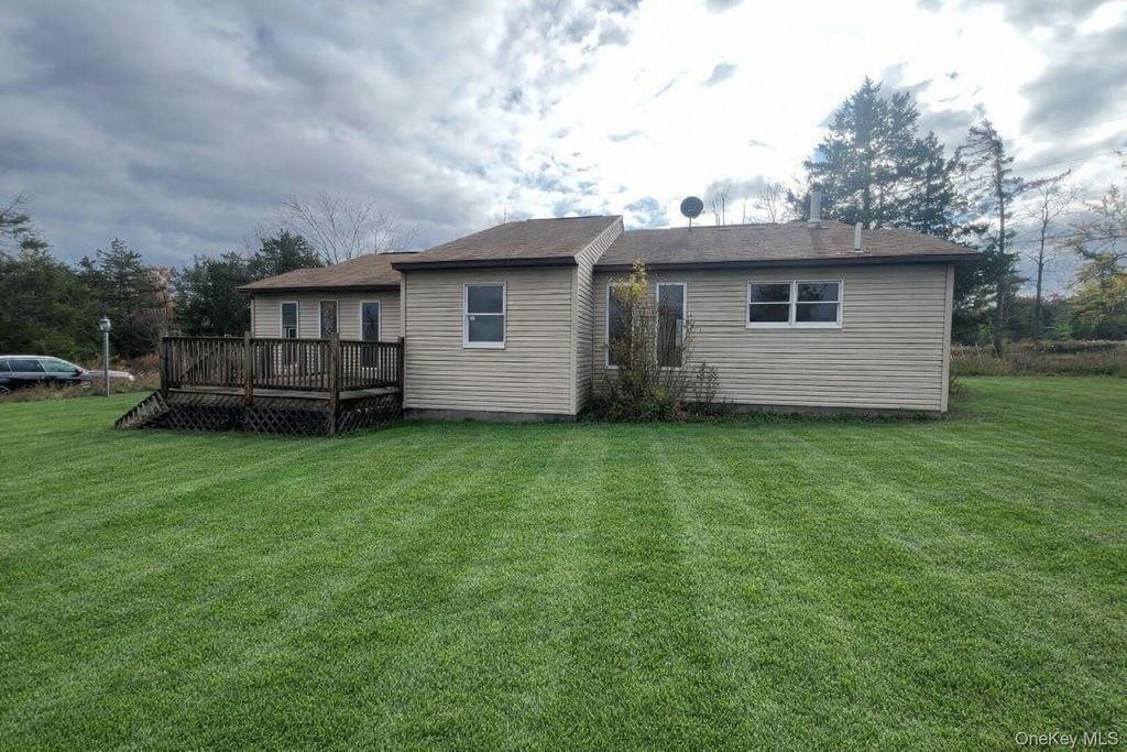 Photo of 40 Sages Loop, Kerhonkson, NY 12446 (MLS # 944413)