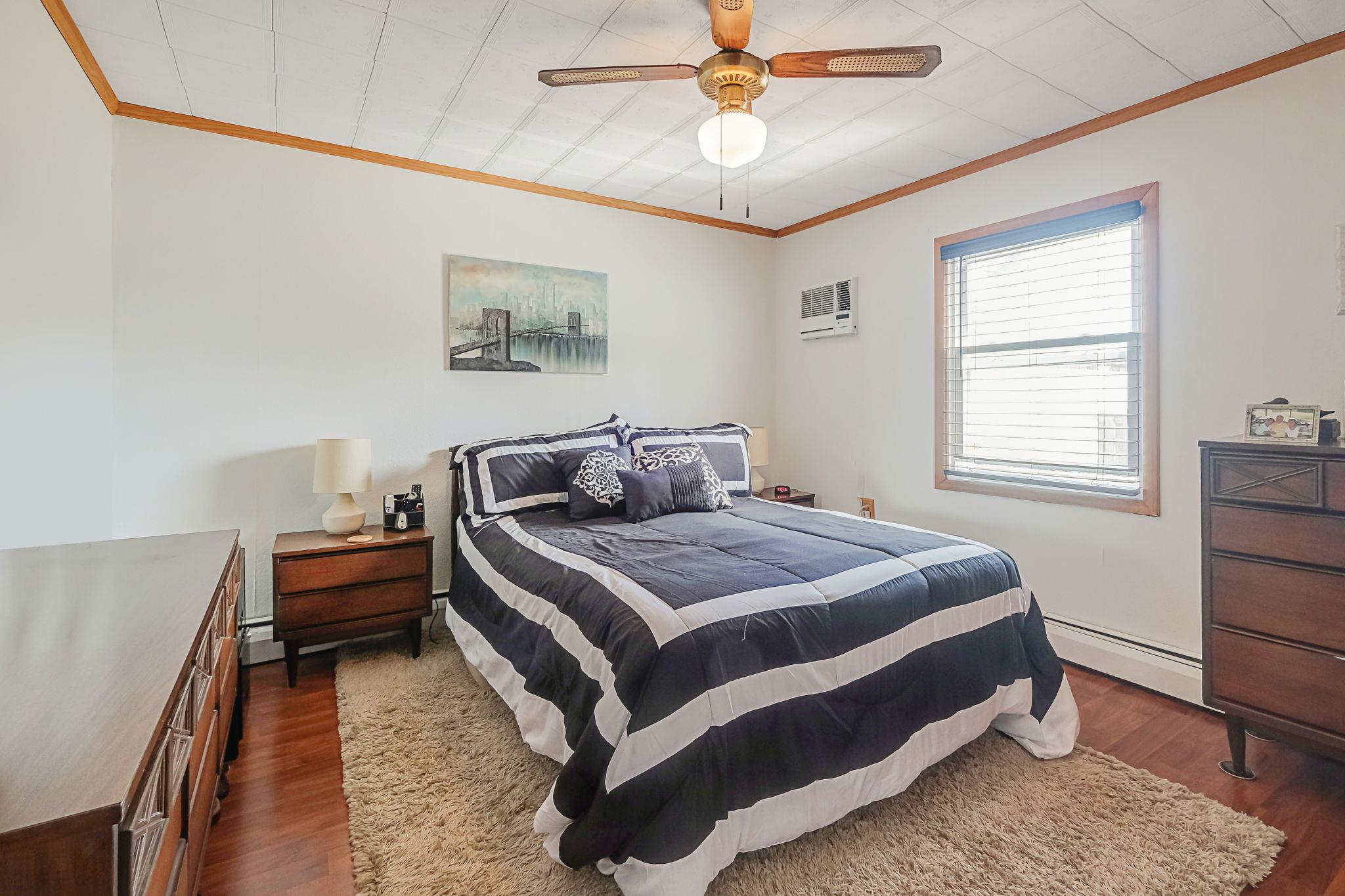 21 Aldin Lane, Levittown, New York image 11