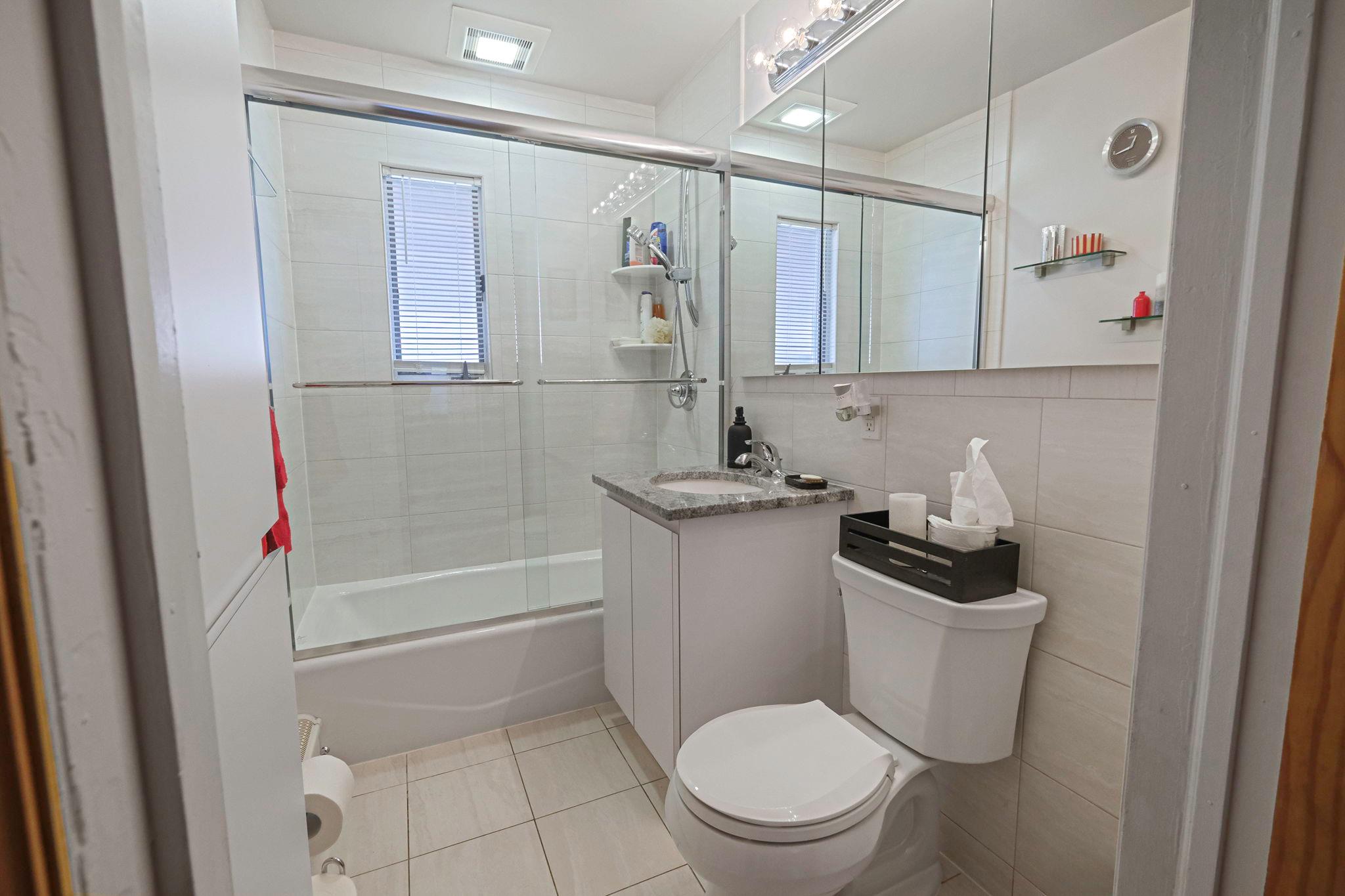 21 Aldin Lane, Levittown, New York image 21