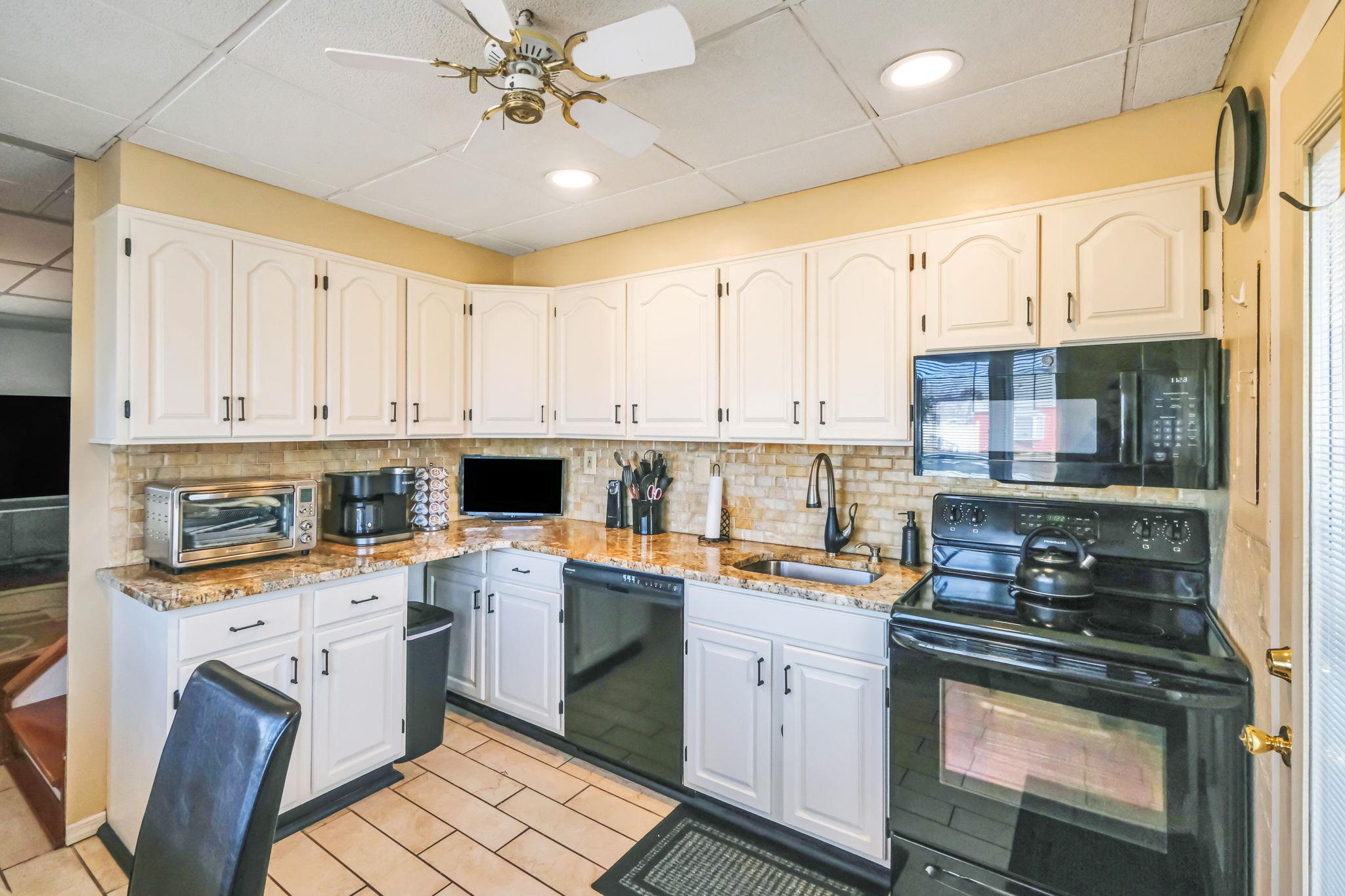 21 Aldin Lane, Levittown, New York image 4