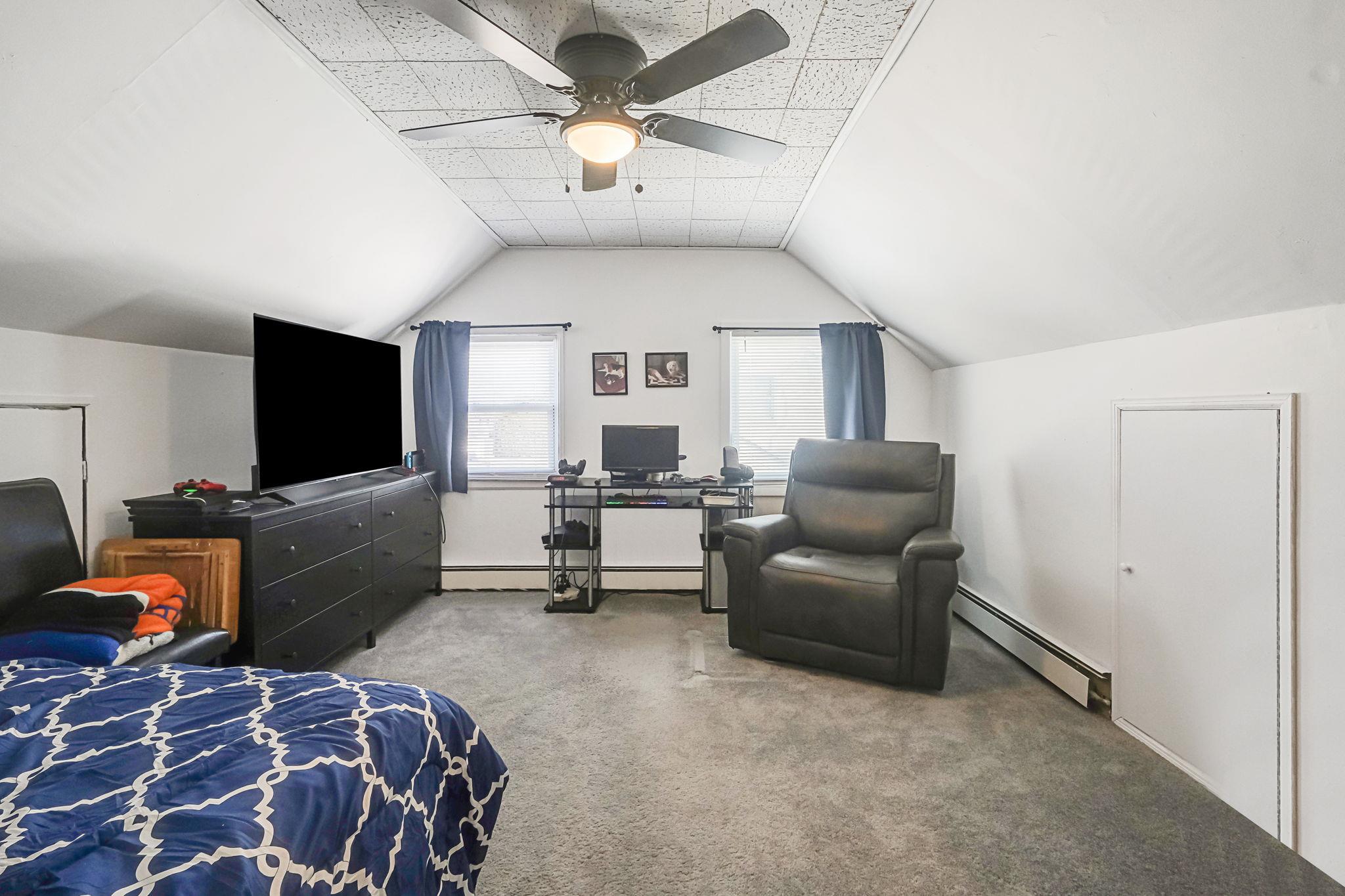 21 Aldin Lane, Levittown, New York image 18