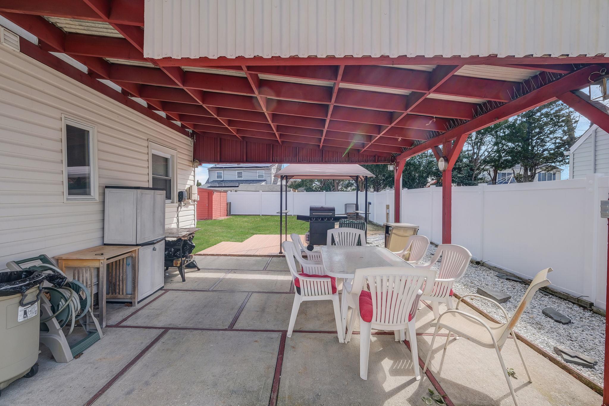 21 Aldin Lane, Levittown, New York image 22