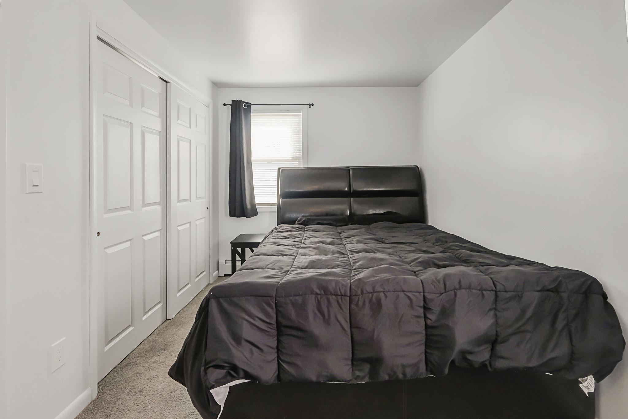 21 Aldin Lane, Levittown, New York image 15