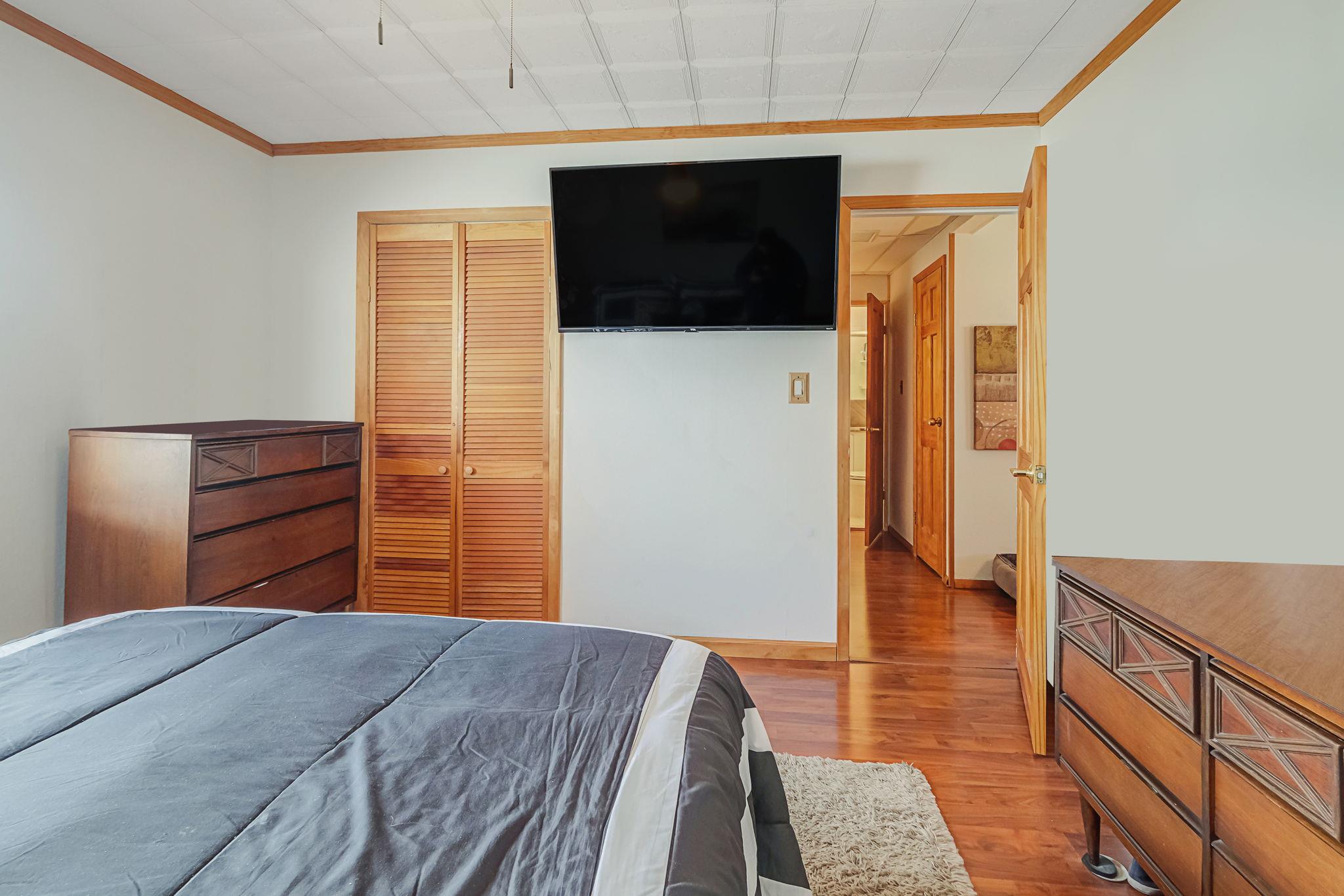 21 Aldin Lane, Levittown, New York image 12