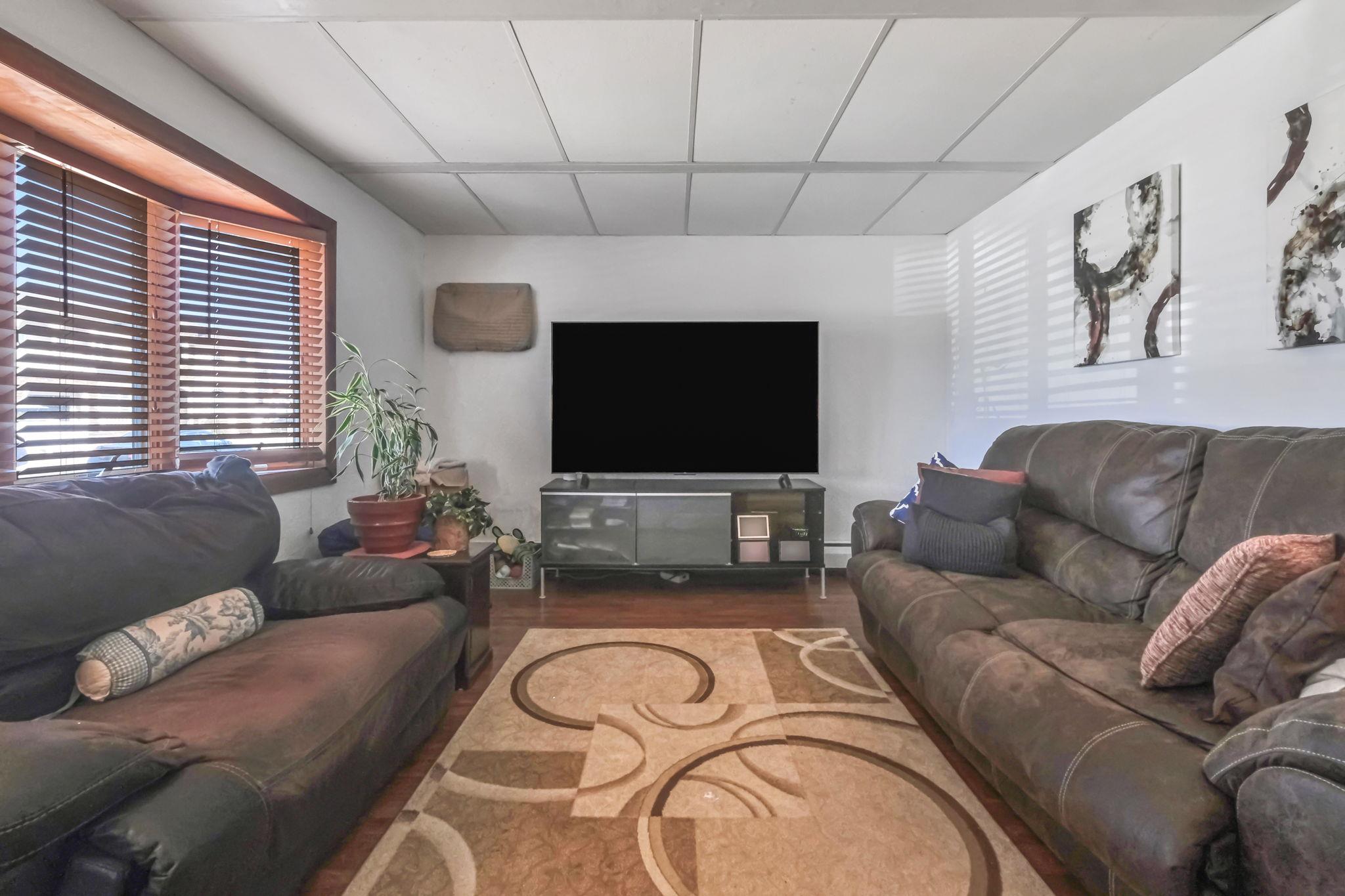 21 Aldin Lane, Levittown, New York image 7