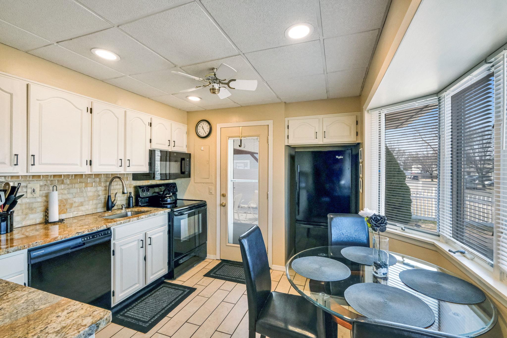 21 Aldin Lane, Levittown, New York image 5