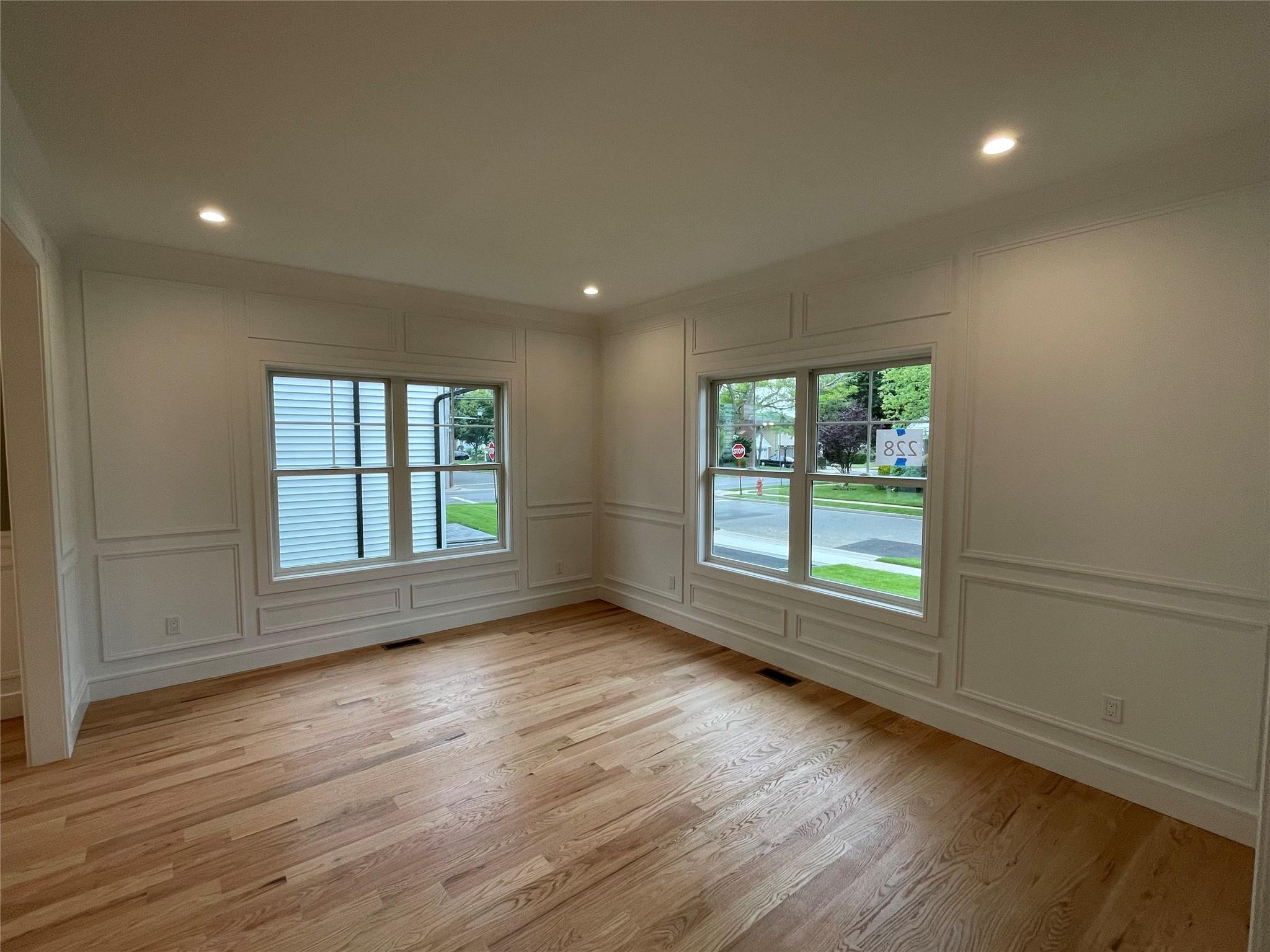 228 Latham Road, Mineola, New York image 8