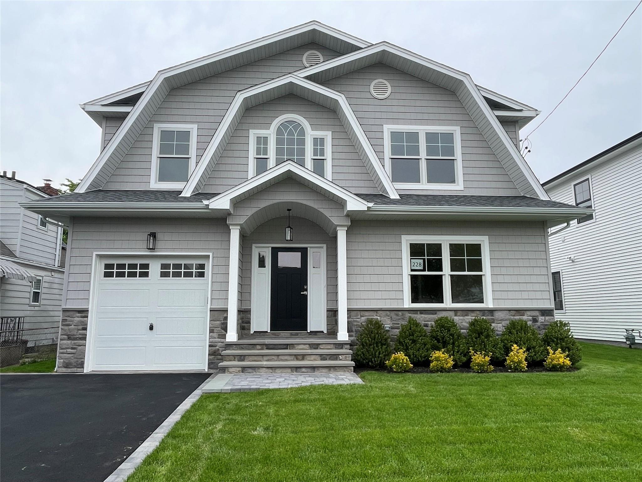 228 Latham Road, Mineola, New York image 1