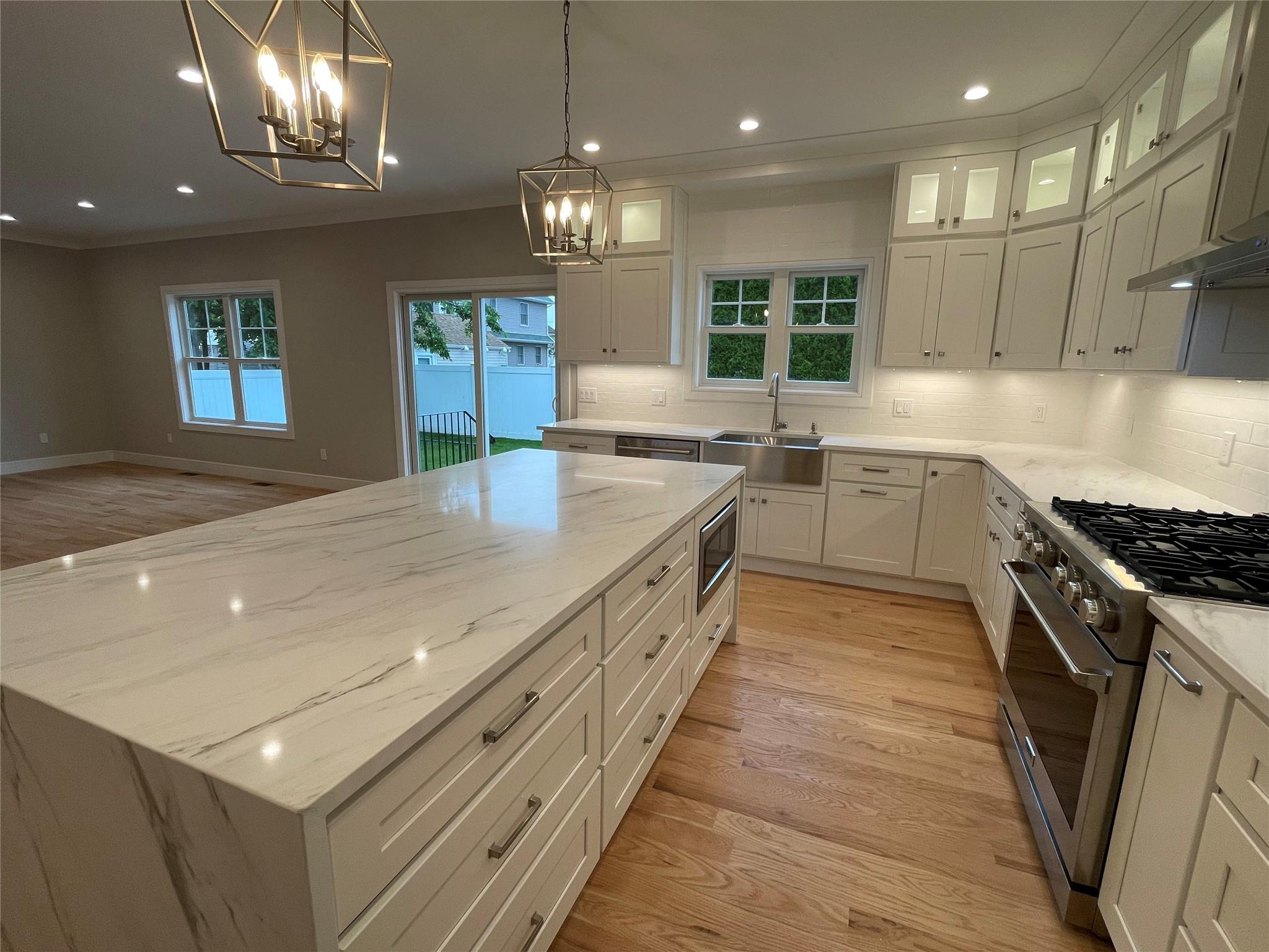228 Latham Road, Mineola, New York image 13