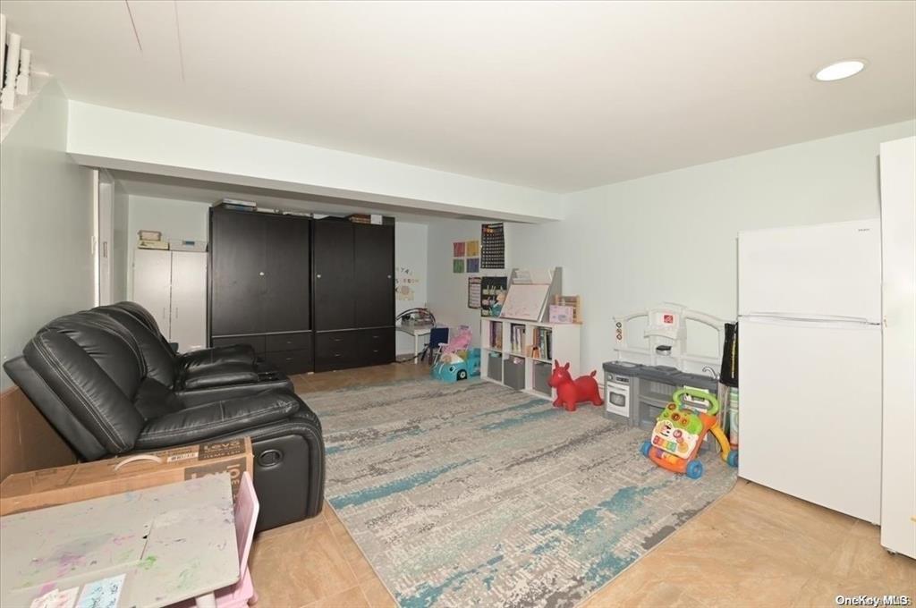 81-08 Main Street, Kew Garden Hills, New York image 20