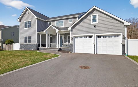 270 Edgewood Avenue Oakdale NY 11769