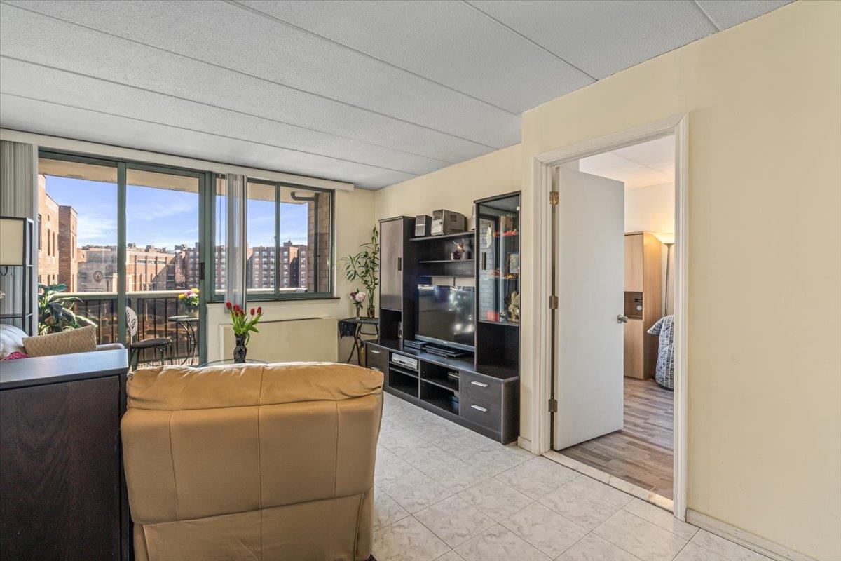 97-12 63rd Drive Dr #6A, Rego Park, New York image 3