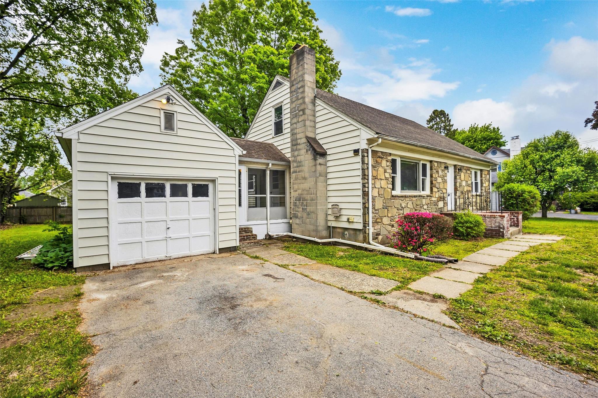 513 Vassar Road, Poughkeepsie, New York image 2