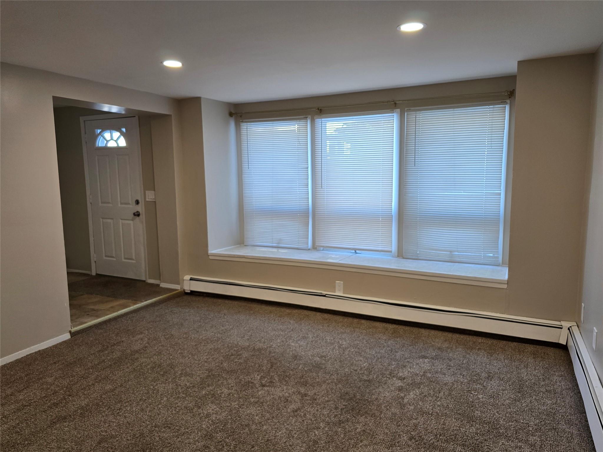 Glen Cove, New York 11542, United States, 2 Bedrooms Bedrooms, ,1 BathroomBathrooms,Residential,Active,26407