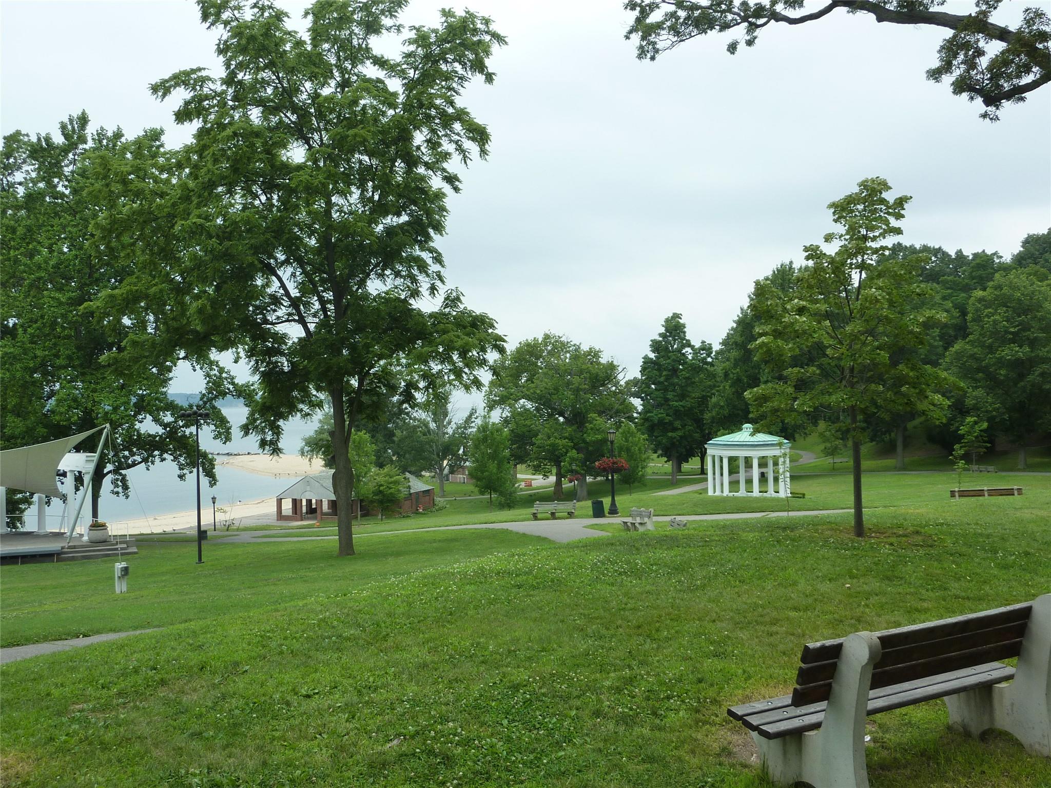 Glen Cove, New York 11542, United States, 2 Bedrooms Bedrooms, ,1 BathroomBathrooms,Residential,Active,26407