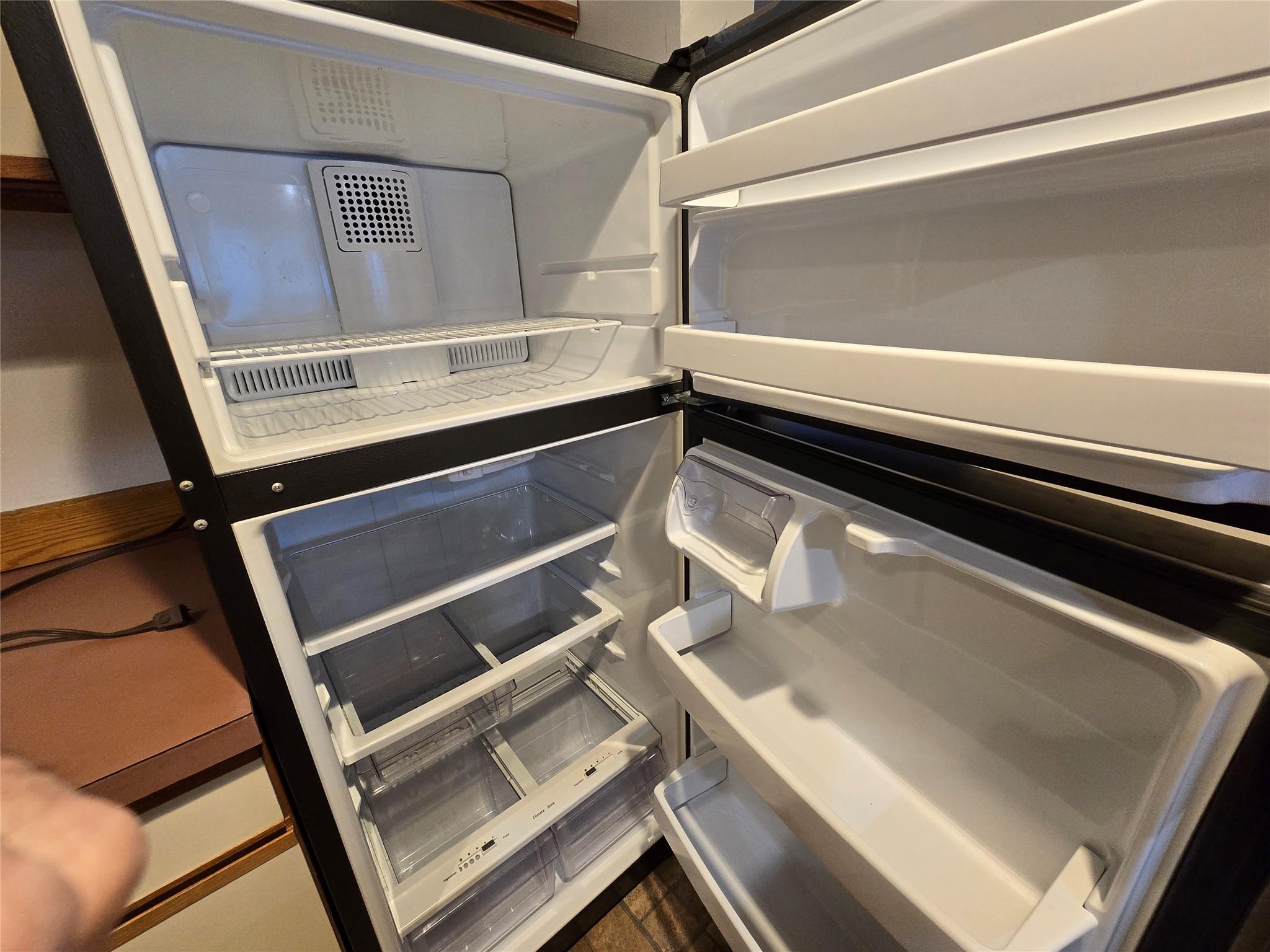 Glen Cove, New York 11542, United States, 2 Bedrooms Bedrooms, ,1 BathroomBathrooms,Residential,Active,26407