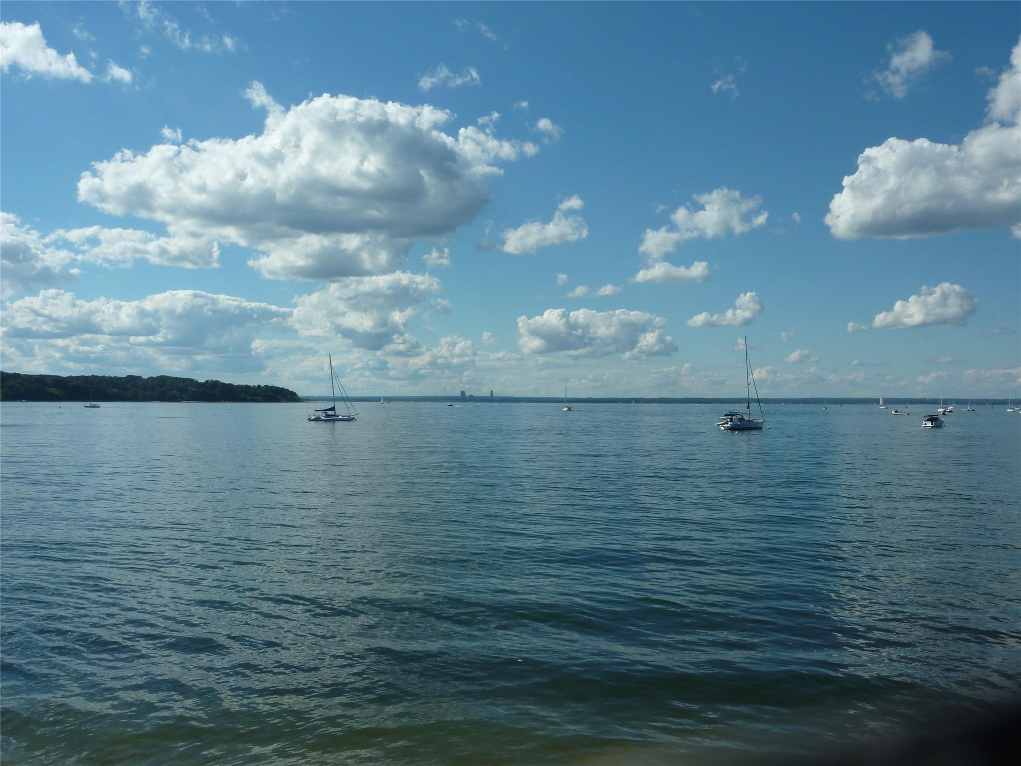 Glen Cove, New York 11542, United States, 2 Bedrooms Bedrooms, ,1 BathroomBathrooms,Residential,Active,26407