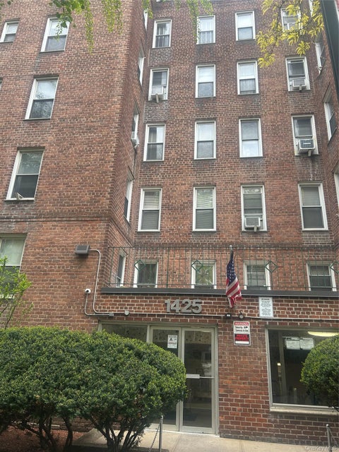 Homes For Sale - 1425 Thieriot Avenue #1J<br/> Bronx, NY 10460
