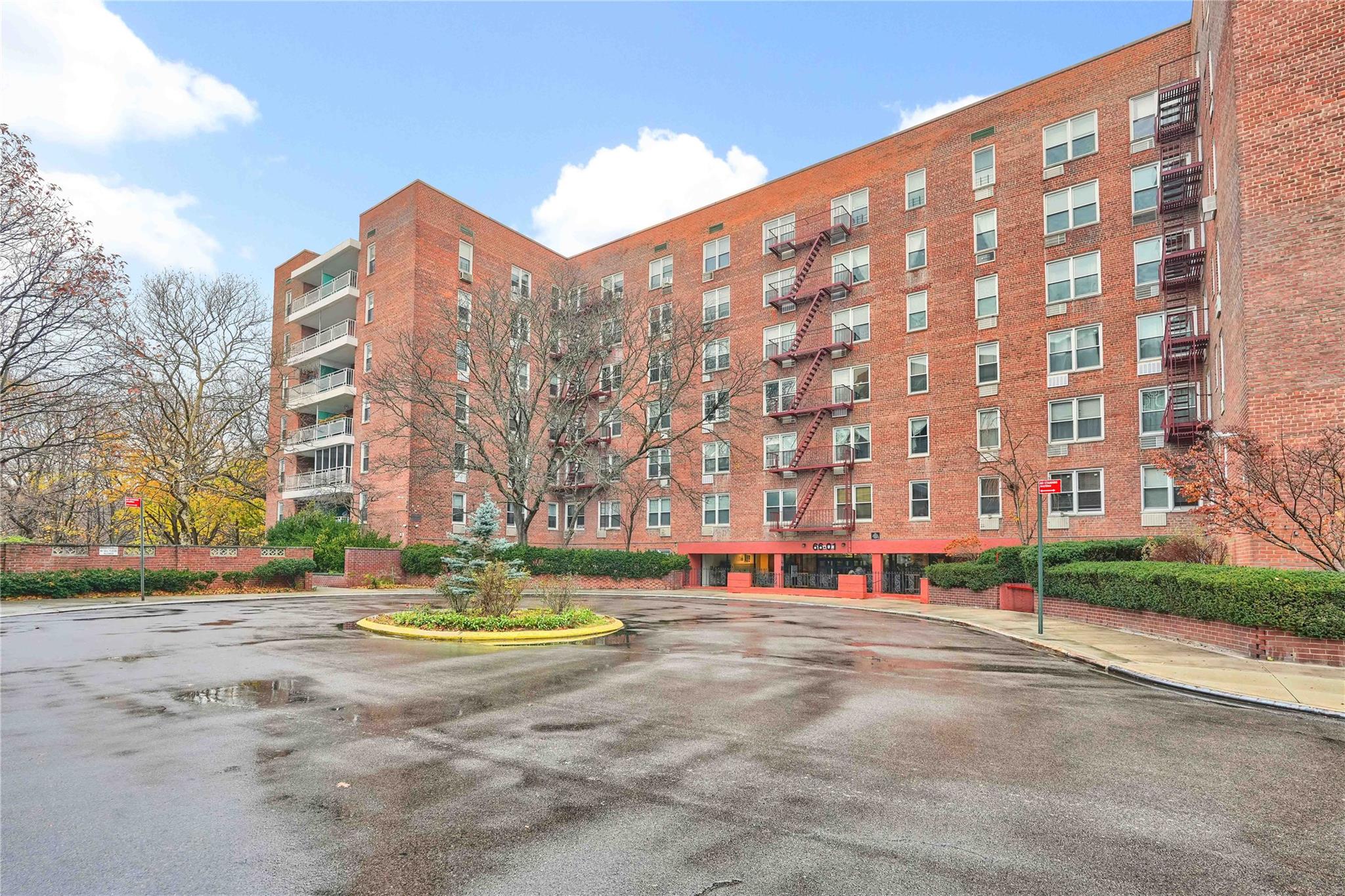 Burns Street 2N, Rego Park, Queens, NY - 1 Bathrooms  
3 Rooms - 