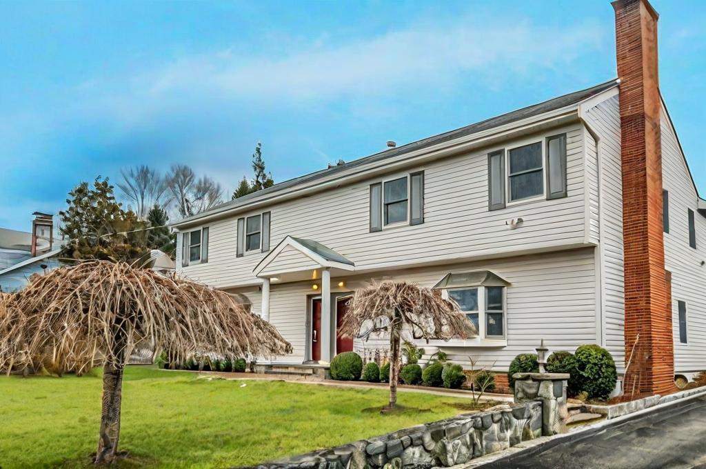 Rental Property at Babbitt Road, Bedford Hills, New York - Bedrooms: 3 
Bathrooms: 3  - $3,900 MO.