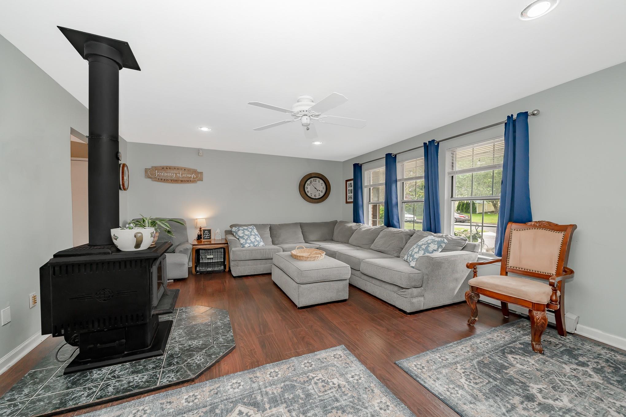 7 Cedar Heights Drive, Ridge, New York image 8