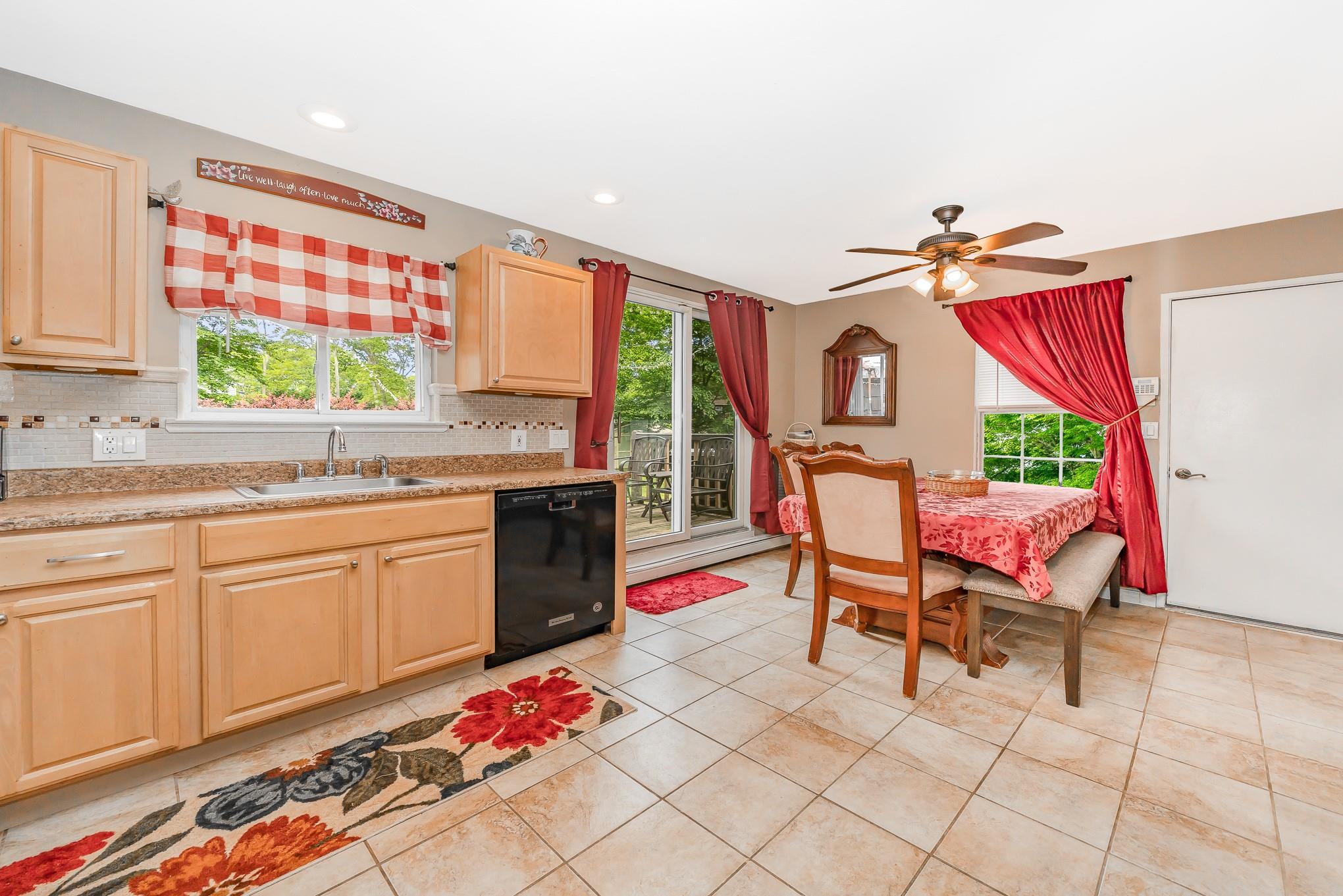 7 Cedar Heights Drive, Ridge, New York image 10