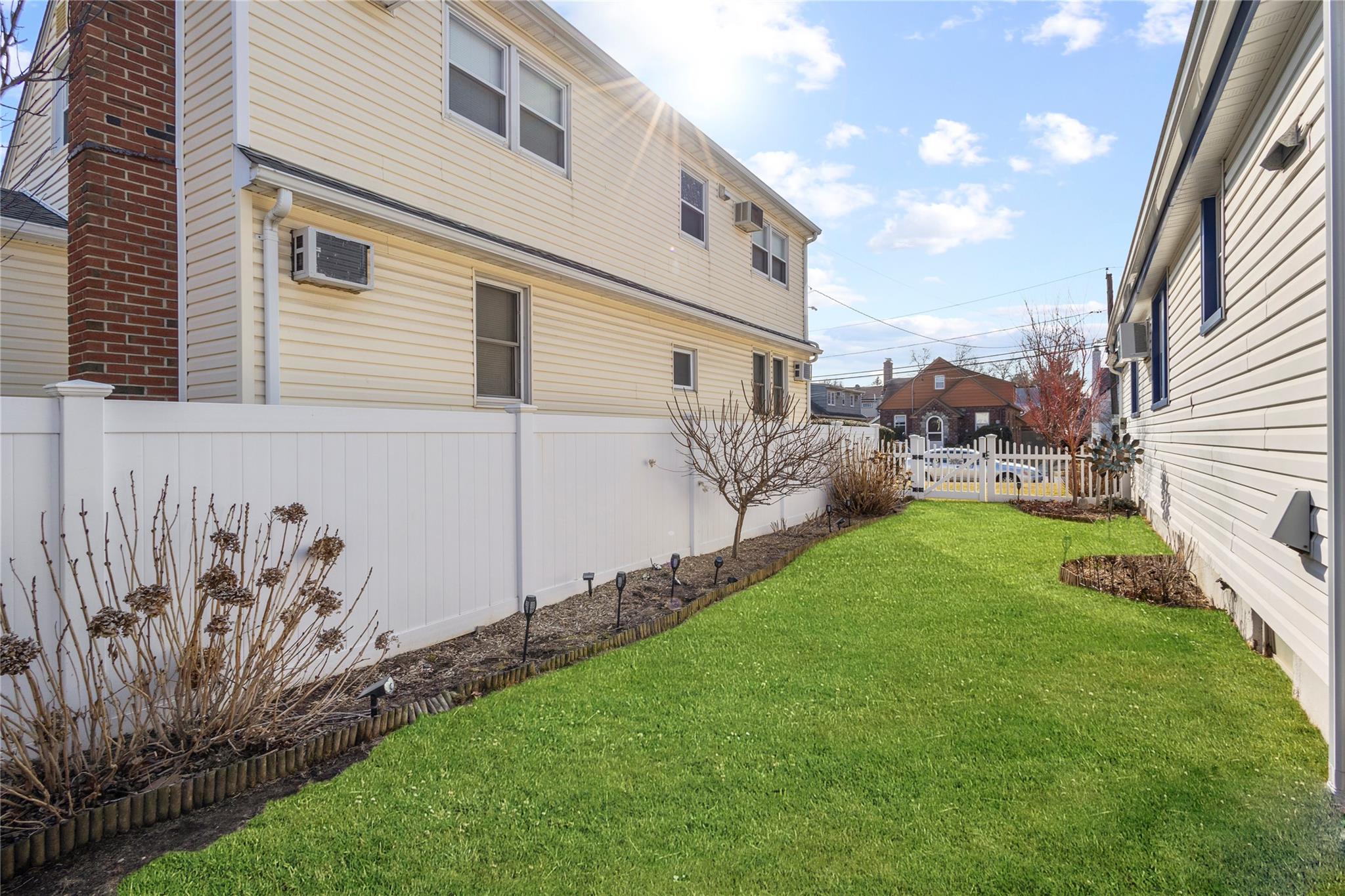 44 Croyden Street, Malverne, New York image 26