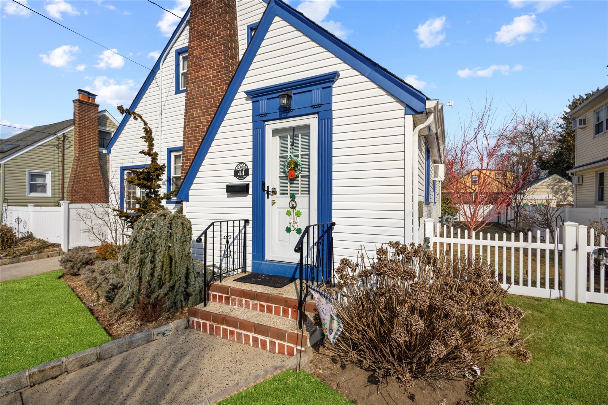 44 Croyden Street, Malverne, New York image 4