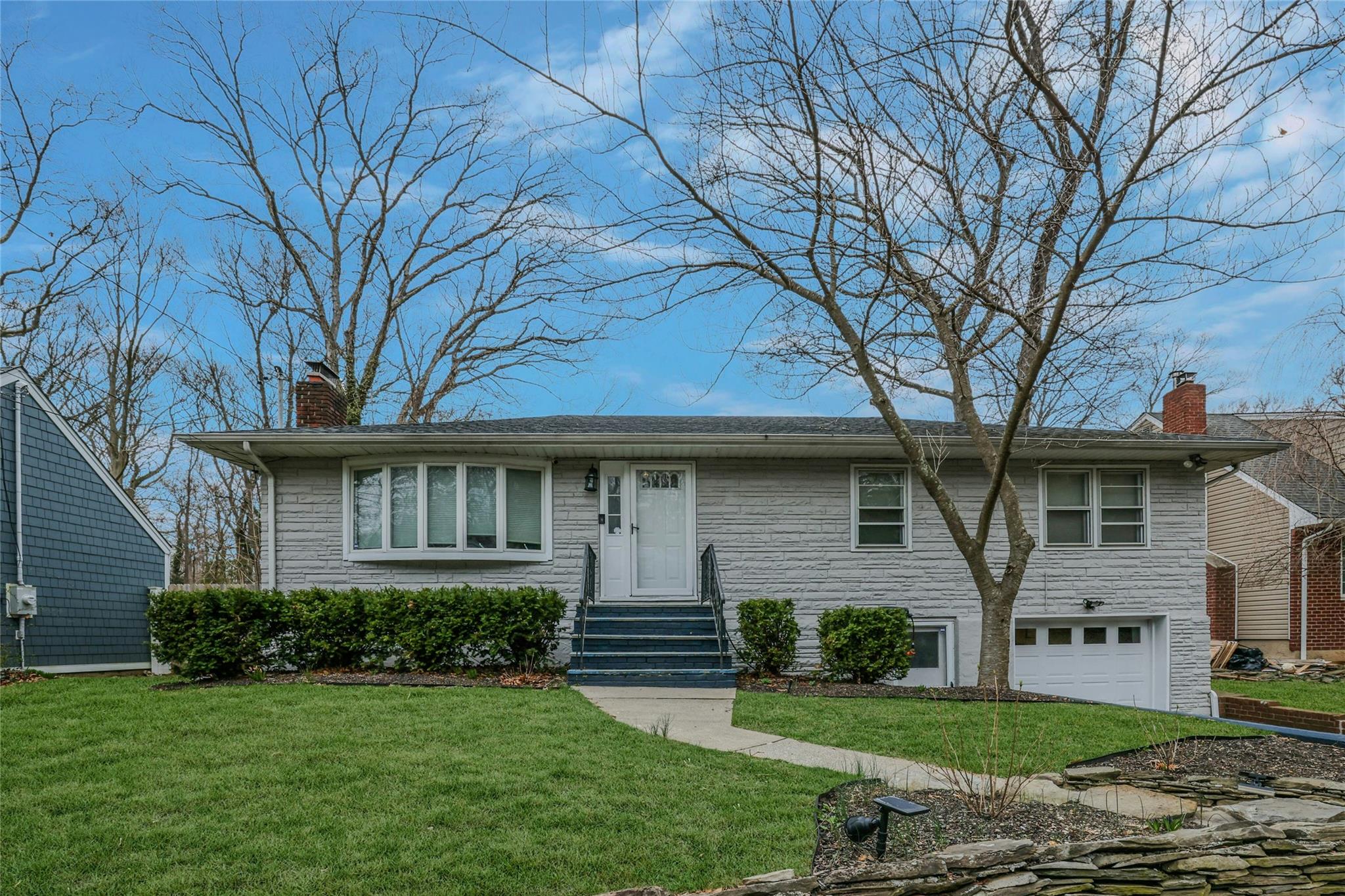 Property for Sale at Hartman Hill Road, Huntington, Hamptons, NY - Bedrooms: 3 
Bathrooms: 3  - $745,000