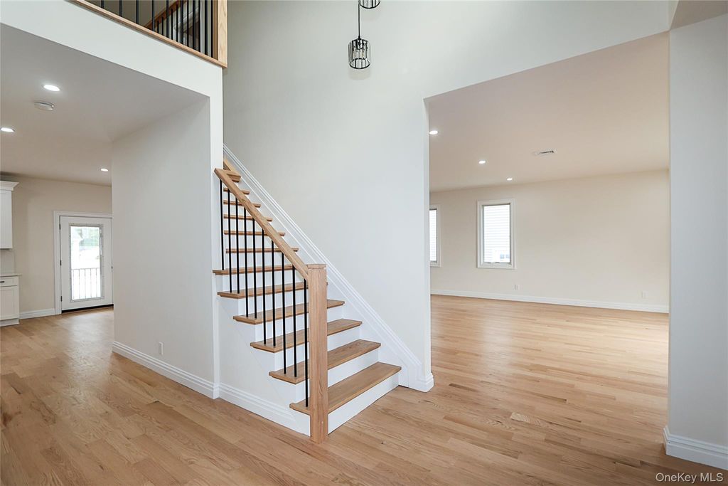 Photo of 66 2nd Avenue, Massapequa Park, NY 11762 (MLS # 885998)