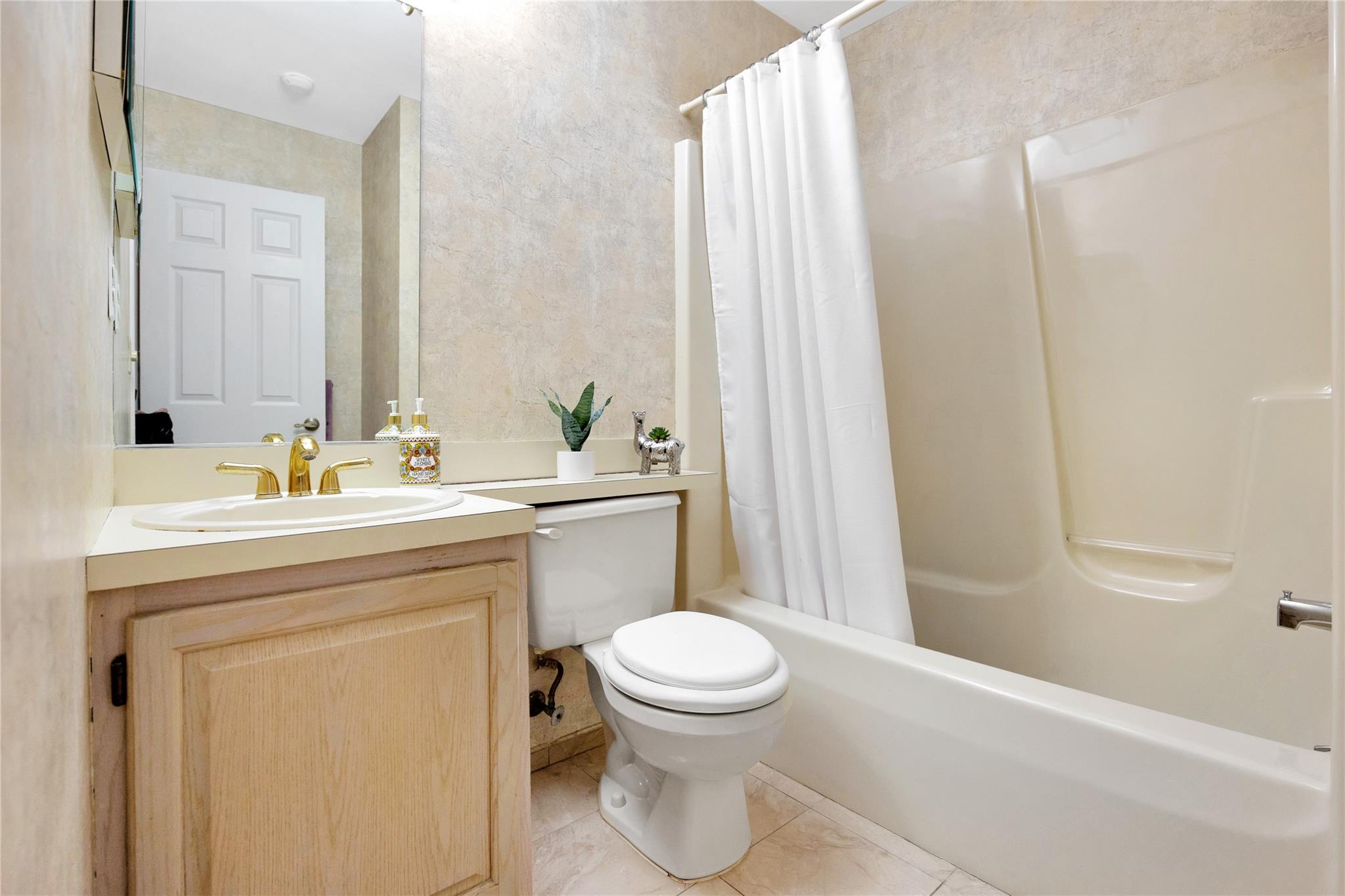 36 Theodore Drive, Coram, New York image 14