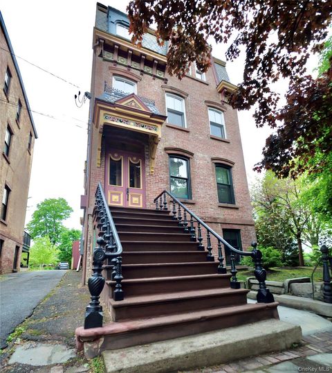 Apartment For Rent - 4 Grand Street #1<br/> Newburgh, NY 12550