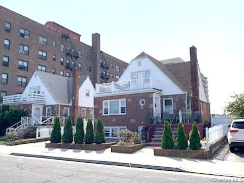 Apartment For Rent - 364 E Broadway #MIDDLE<br/> Long Beach, NY 11561