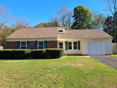 45 Malcolm Way, Riverhead, NY 11901 - MLS#: 928895
