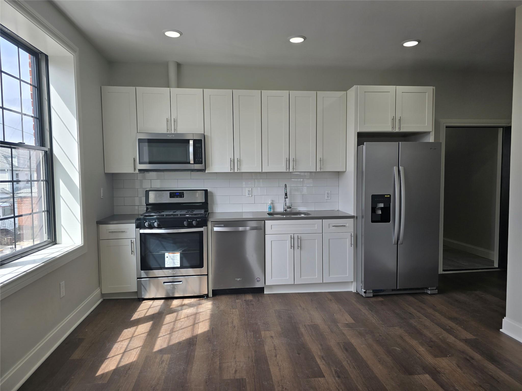 Rental Property at Jamaica Avenue 2A, Bellerose, Queens, NY - Bedrooms: 2 
Bathrooms: 1 
Rooms: 3  - $2,550 MO.