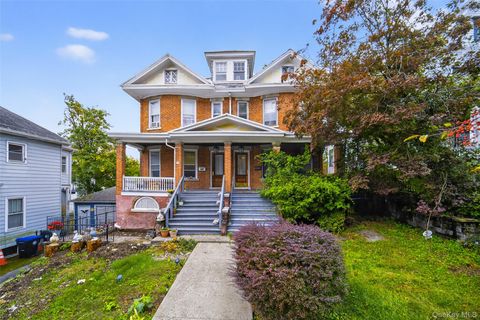 Photo of 111 S Hamilton Street, Poughkeepsie, NY 12601 (MLS # 924642) Photo of 111 S Hamilton Street, Poughkeepsie, NY 12601 (MLS # 924642)