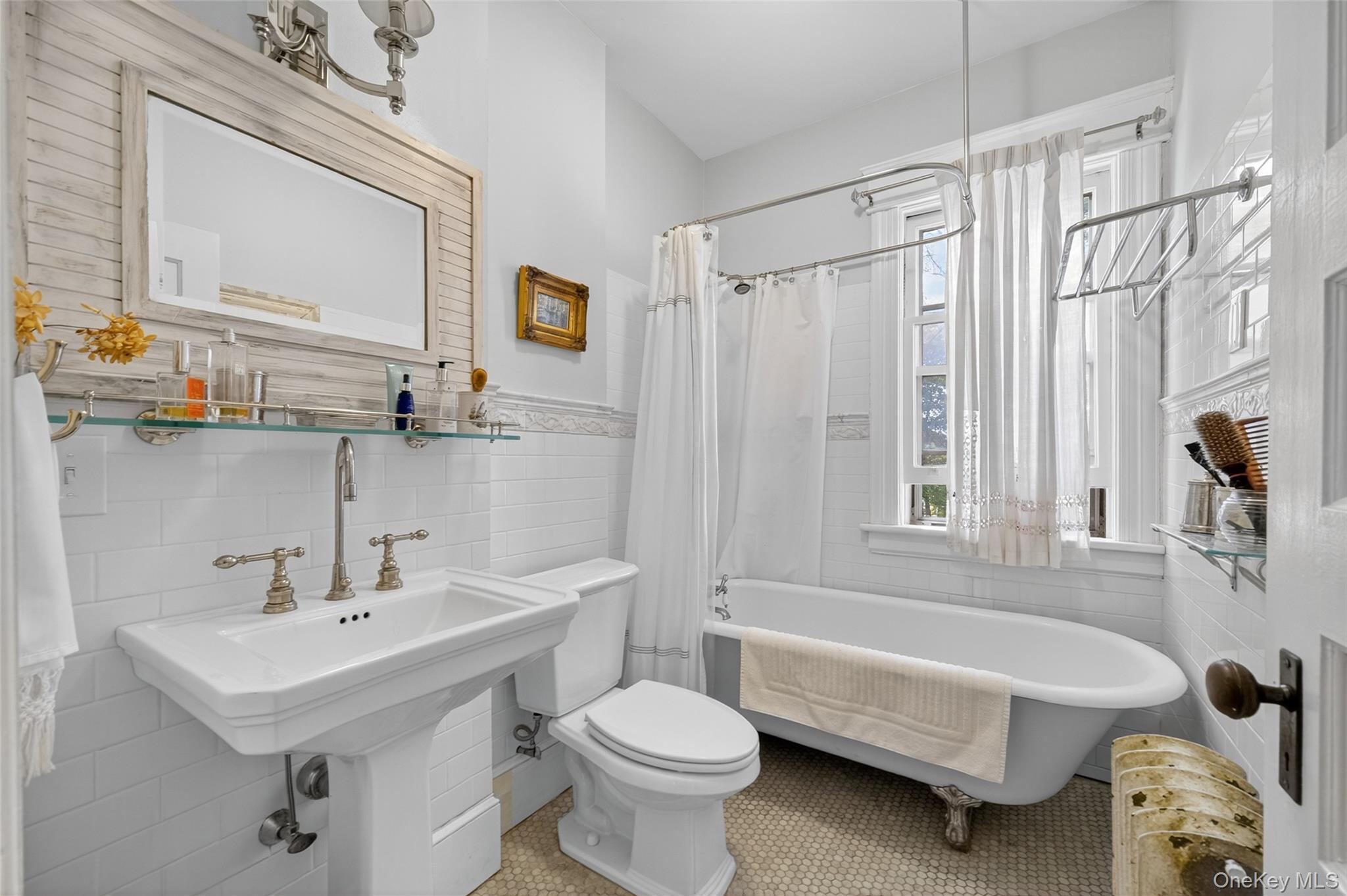 Poughkeepsie, New York 12601, United States, 4 Bedrooms Bedrooms, ,2 BathroomsBathrooms,Residential,Active,233626