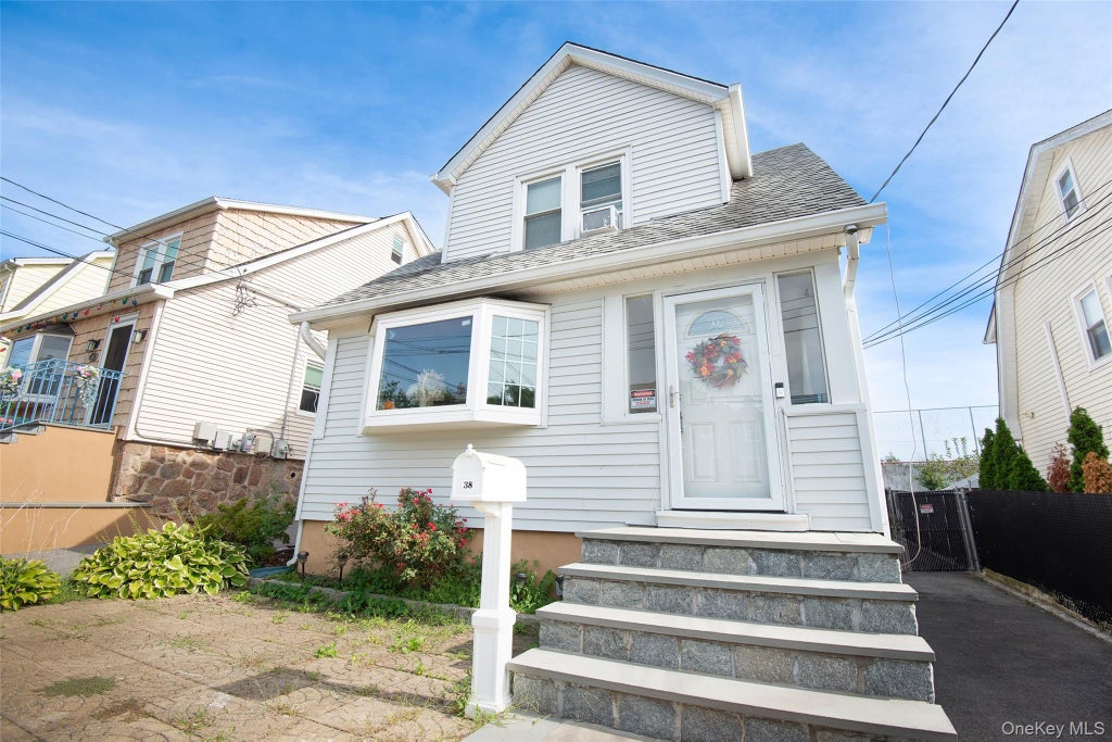 Photo of 38 Emmett Terrace, New Rochelle, NY 10805 (MLS # 1050199)