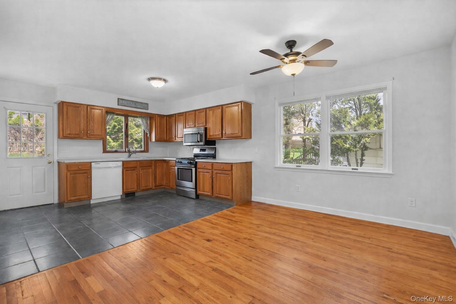 21 W Division Street