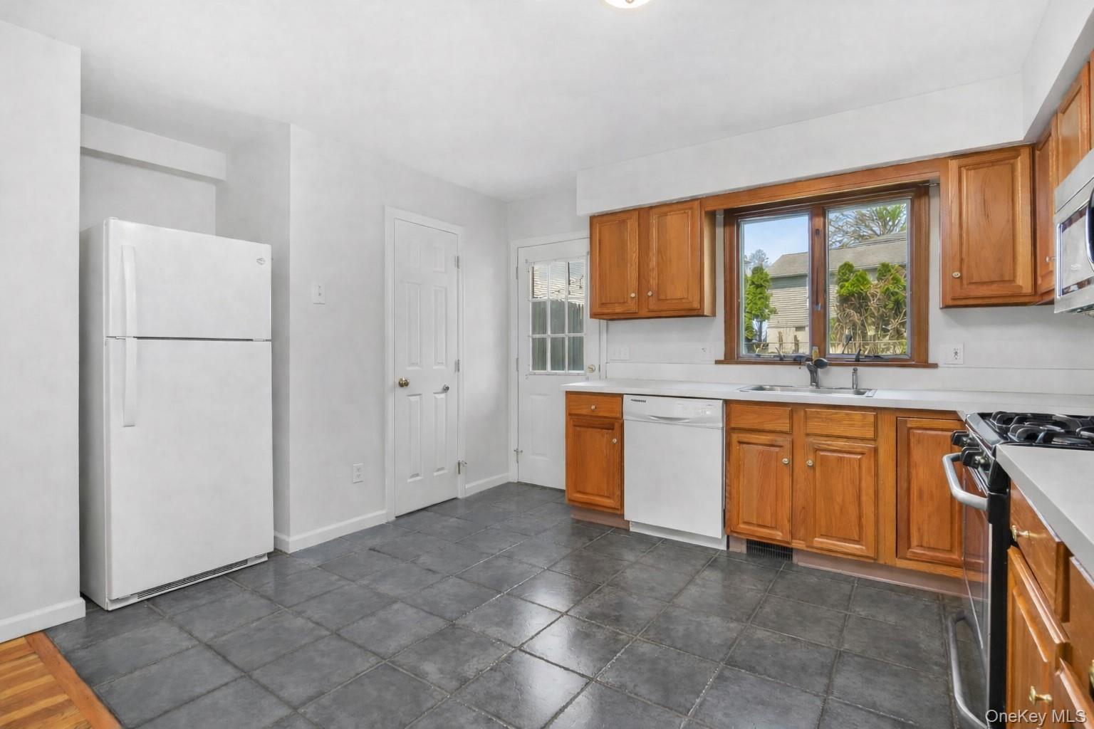 21 W Division Street