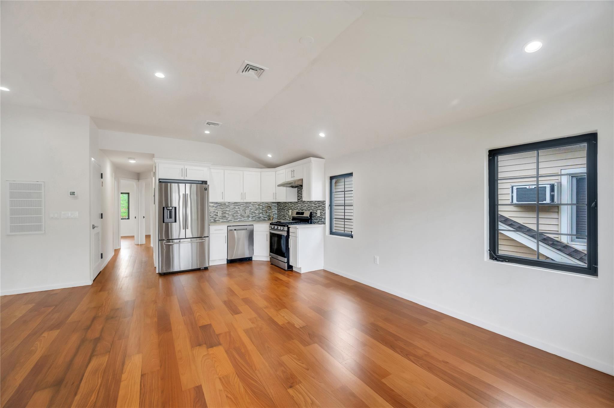 253-45 Pembroke Avenue