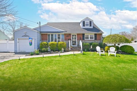 2 Keats Place Greenlawn NY 11740