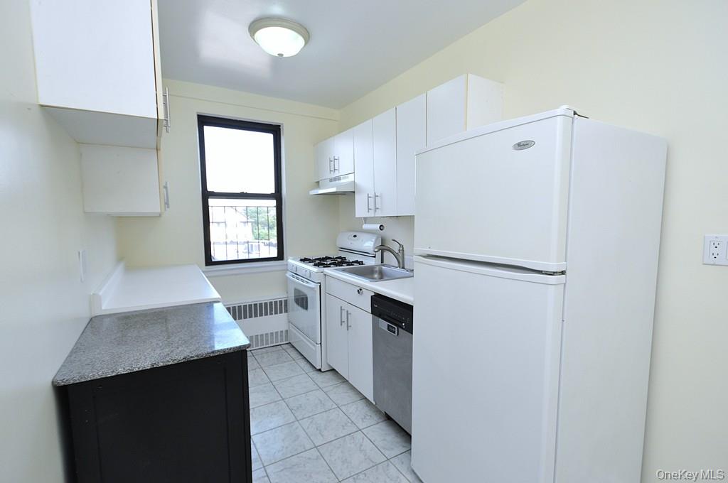 Scarsdale, New York 10583, United States, ,1 BathroomBathrooms,Residential,Active,216506