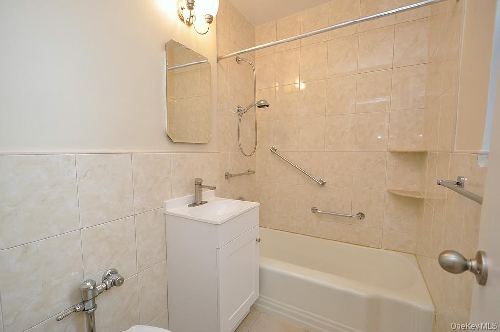 Scarsdale, New York 10583, United States, ,1 BathroomBathrooms,Residential,Active,216506