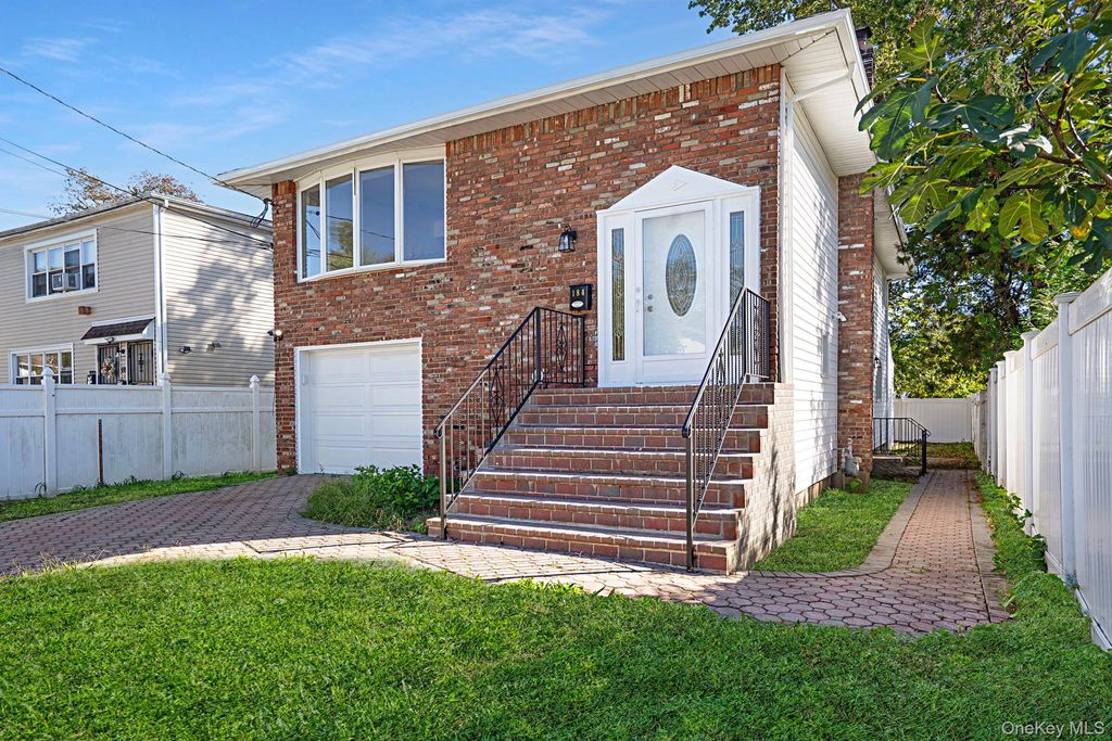 Photo of 184 Wellesley Street, Hempstead, NY 11550 (MLS # 927169)