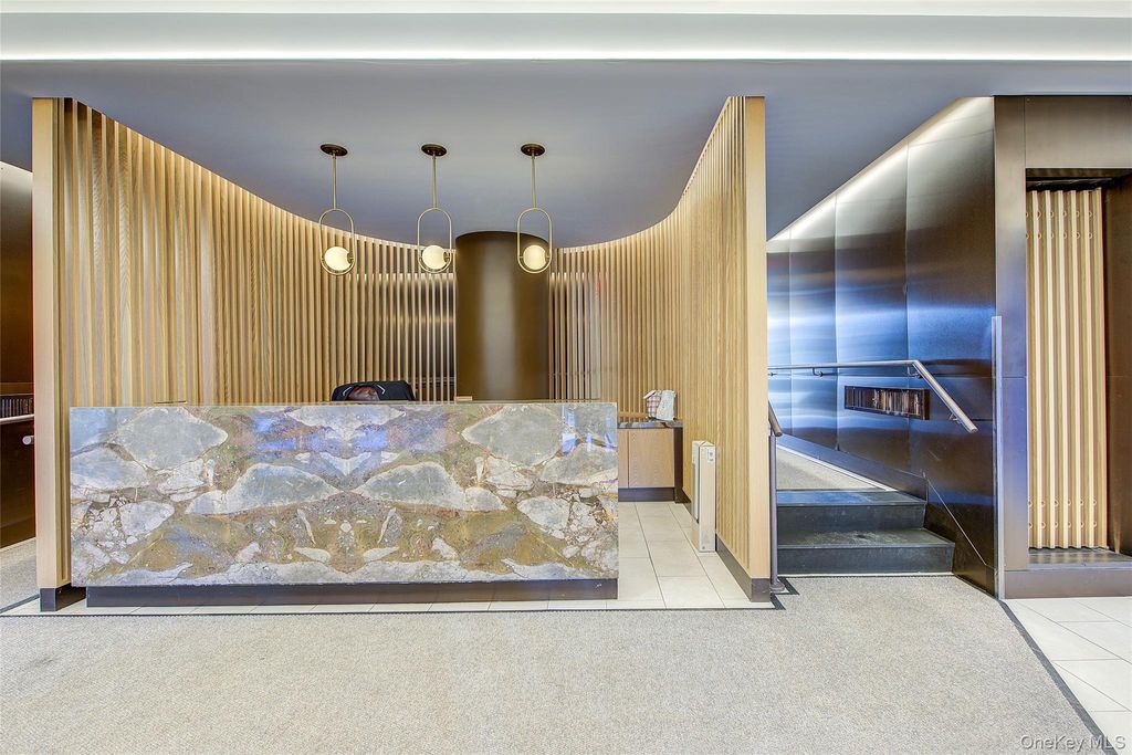 Photo of 70-25 Yellowstone Boulevard #7M, Forest Hills, NY 11375 (MLS # 957956)